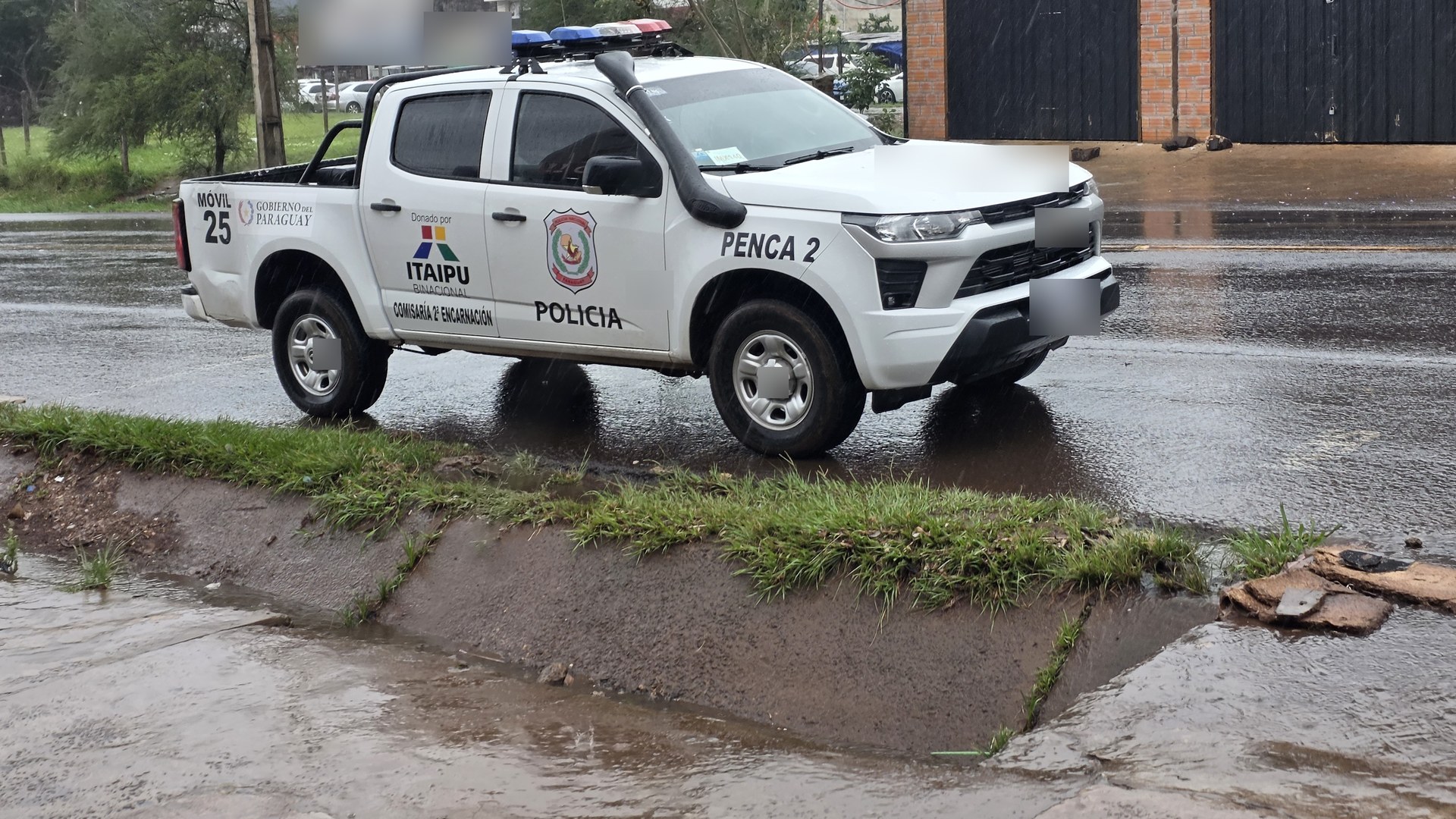 National Police of Paraguay patrol pickup on a street in Encarnación, Itapúa department